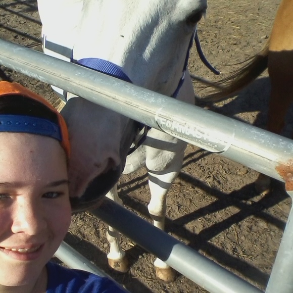 Meet your Posher, Angelina - Picture 1 of 1